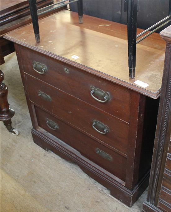 Mahogany chest of drawers